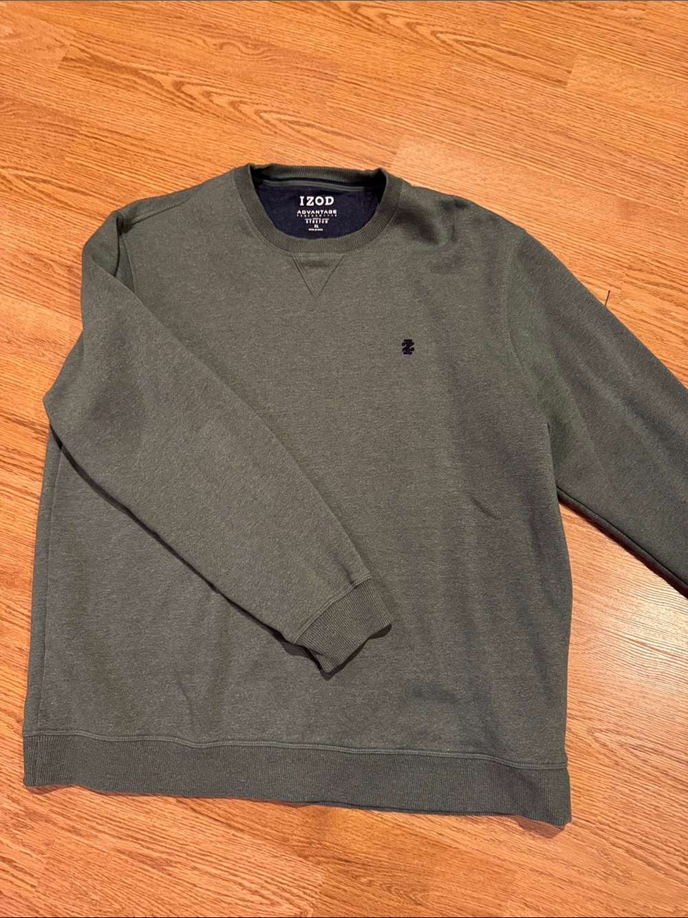 IZOD Men's Dark Olive Green Crewneck Sweatshirt - XL